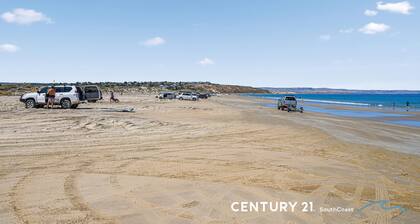 Hamptons By The Beach - Moana - C21 SouthCoast Holidays