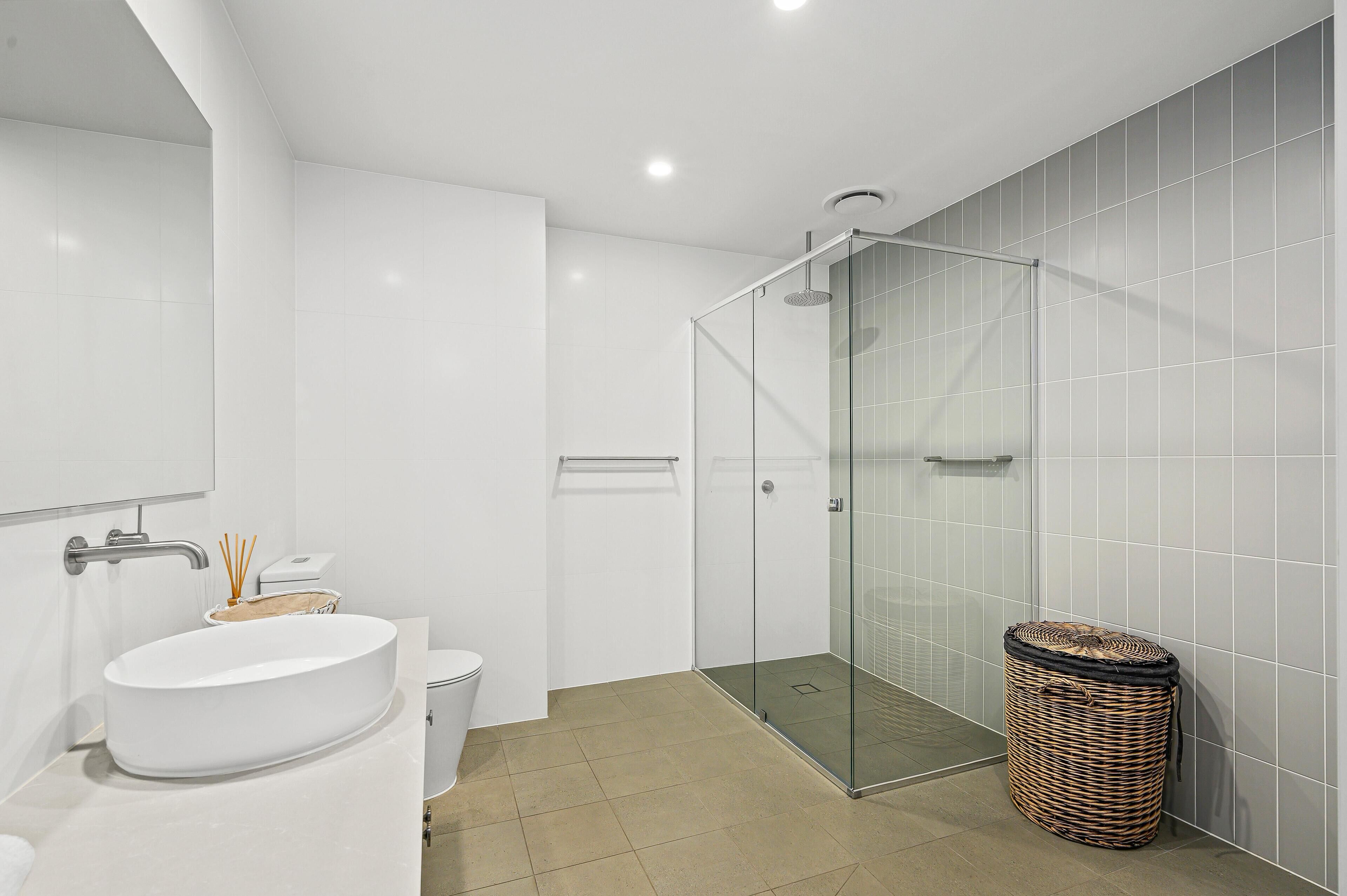 Hamptons by the Beach ~ Moana - Brand New 2 Bed Coastal Apartment 50m from the Sea — image 19