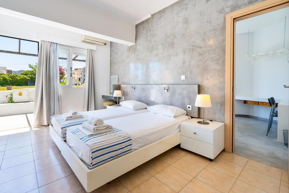 Basic Double or Twin Room, 1 Bedroom | In-room safe, blackout drapes, iron/ironing board (on request)