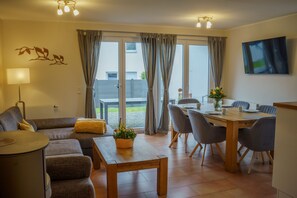 TV, fireplace - Vacation cottage Moin, Germany (Göhren-Lebbin)