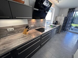 Refrigerador, microondas, horno y lavavajillas 