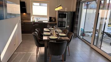 Fridge, microwave, oven, dishwasher