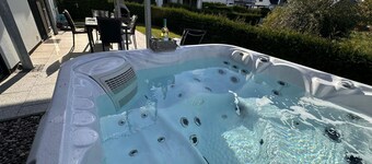 Waterfront villa on the lake