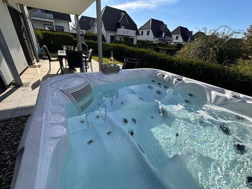 Waterfront villa on the lake