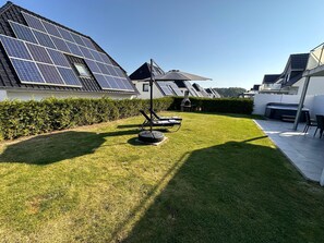 Unclassified image, 5 of 37, button