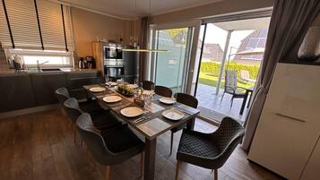 KĂŒhlschrank, Mikrowelle, Ofen, GeschirrspĂŒler