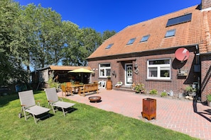 Unclassified image, 2 of 45, button