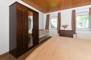 3 Schlafzimmer, Reisekinderbett, WLAN