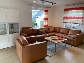 Unclassified image, 3 of 29, button - Villa Romantika am See (Goehren-Lebbin)