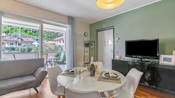Honeymoon Apartment, Multiple Bedrooms (Suite 22) | Interior