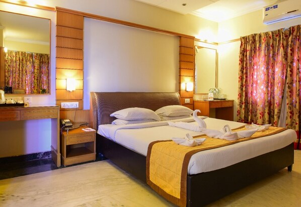 Biancheria da letto ipoallergenica, una scrivania, Wi-Fi gratuito