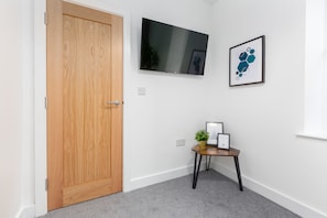 1 chambre, fer et planche à repasser, Wi-Fi gratuit, draps fournis