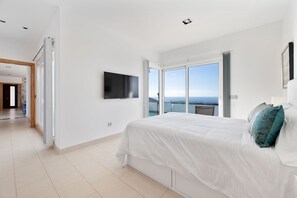 3 bedrooms, iron/ironing board, travel cot, WiFi - Suite Isabela (Lanzarote)