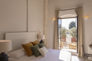 Doppia Comfort | Copriletto in piuma, minibar, una cassaforte in camera, una scrivania