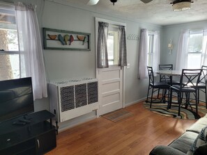 Smart TV - Castaways Cottage on Croton Pond #3 (Newaygo)