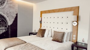 Deluxe Twin Room | Hypo-allergenic bedding, minibar, in-room safe, desk - Dome Hotel (Riga)