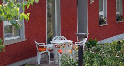 Vacation apartment 1, 1 bedroom, 2 extra beds possible in the living room, 1 baby crib (up to 3 years)