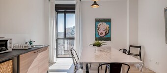 Family & Friends House - Spring Room