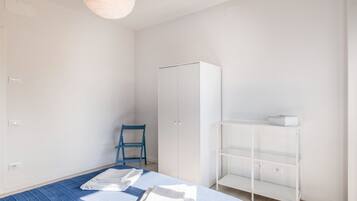 1 camera, Wi-Fi, lenzuola