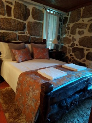 4 bedrooms, iron/ironing board, free WiFi, bed sheets - Quinta do Engenho AL (Penafiel)