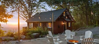 Rebels Rest - Cabin with Enchanting Sunset Views!