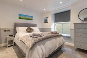 Apartment | 1 bedroom - 3 South Beach Court - Cosy Seafront Apartment (Tenby)