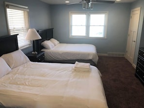 1 chambre, fer et planche Ă repasser, Wi-Fi, draps fournis