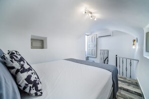 Traditional Villa | 2 bedrooms, free WiFi - Villa Brouzos (Santorini)