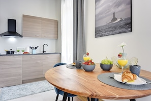 Apartment, 1 Bedroom (7) | Eigene Küche | Mini-Kühlschrank, Herdplatte, Espressomaschine