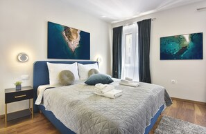 Apartment, 1 Bedroom (5) | セーフティボックス (室内)、デスク、ノートパソコン用作業スペース、WiFi (無料)