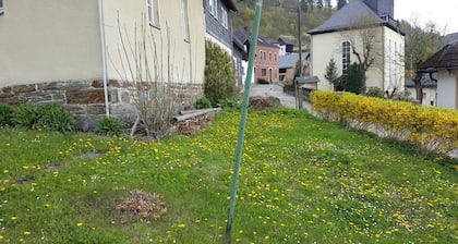 romantisches Ferienhaus mit Blick zur Burg Lauenstein