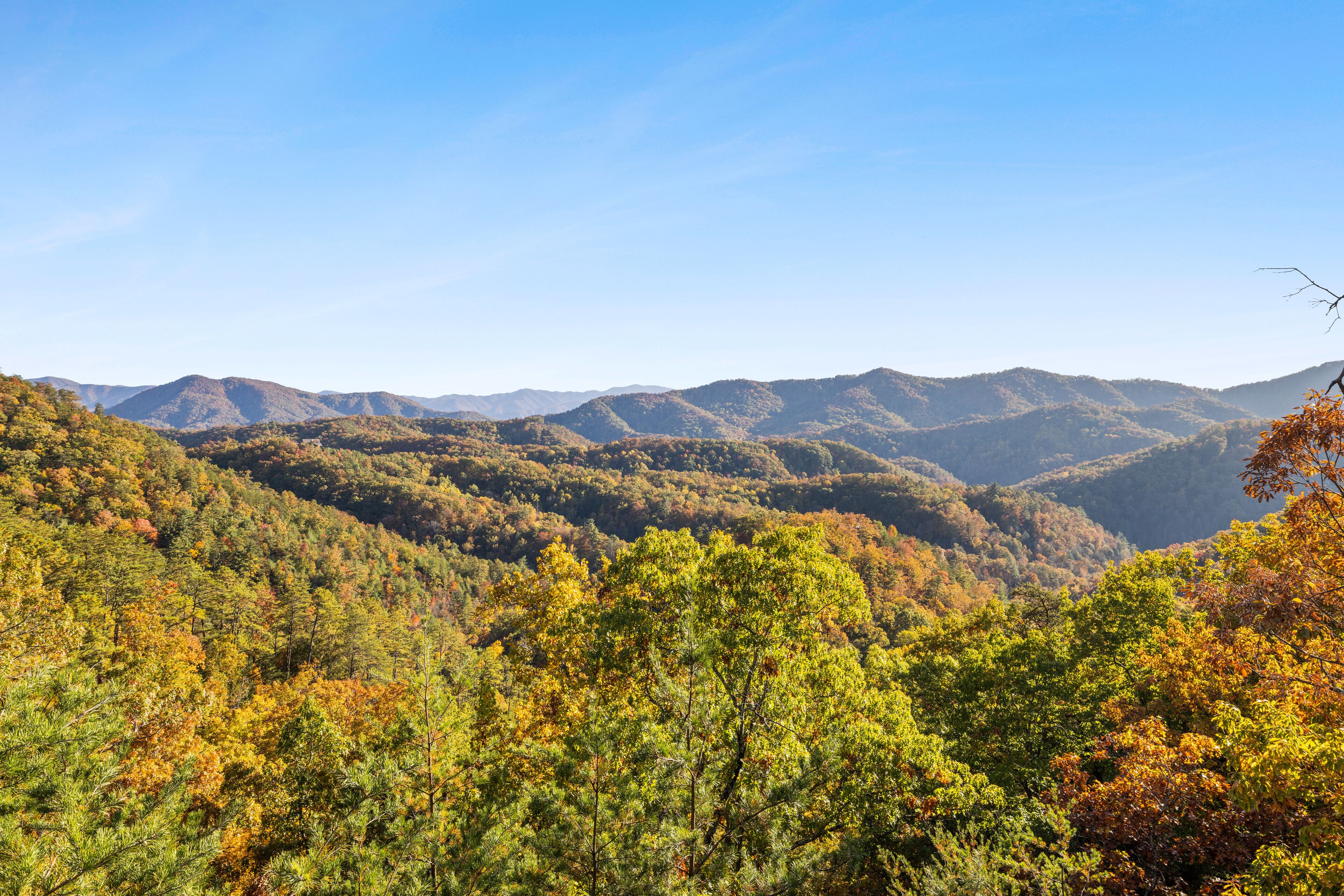 New 5 Bedroom Luxury Cabin w/ Breathtaking Views, Secluded, Wi-Fi, Game Room