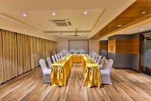 Banquet hall - HOTEL VBR GRAND INN (Bengaluru)