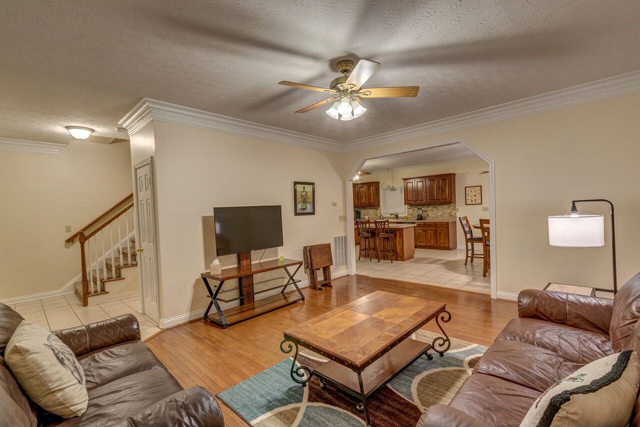 Open & Spacious Townhouse close to KY Horse Park/Keeneland/Downtown