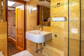 Family Room | Bathroom | Hair dryer, bathrobes, towels, soap
