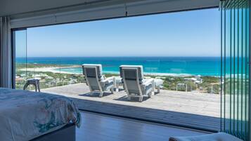 5 bedrooms, iron/ironing board, free WiFi, bed sheets