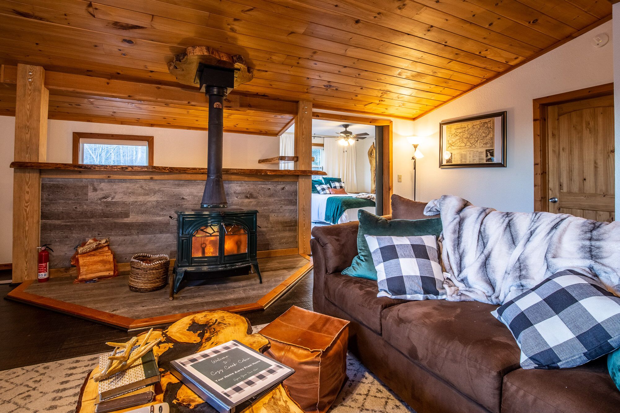 Relaxing Hot Tub by Creek, Fire Pit Near Smokey Mountain National Park 