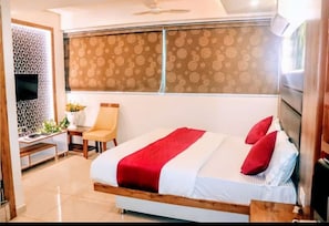 Deluxe Room | Rollaway beds, free WiFi, bed sheets