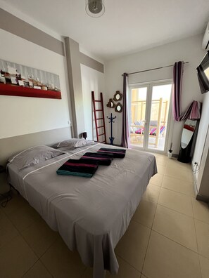 2 habitaciones, tabla de planchar con plancha y wifi gratis 