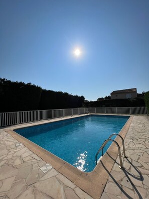 Outdoor pool - 2-room apartment Antibes garden level (Antibes)