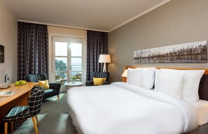 Executive Double Room, Lakeside | Hypo-allergenic bedding, in-room safe, desk, soundproofing - Precise Resort Bad Saarow am Scharmützelsee (Bad Saarow)