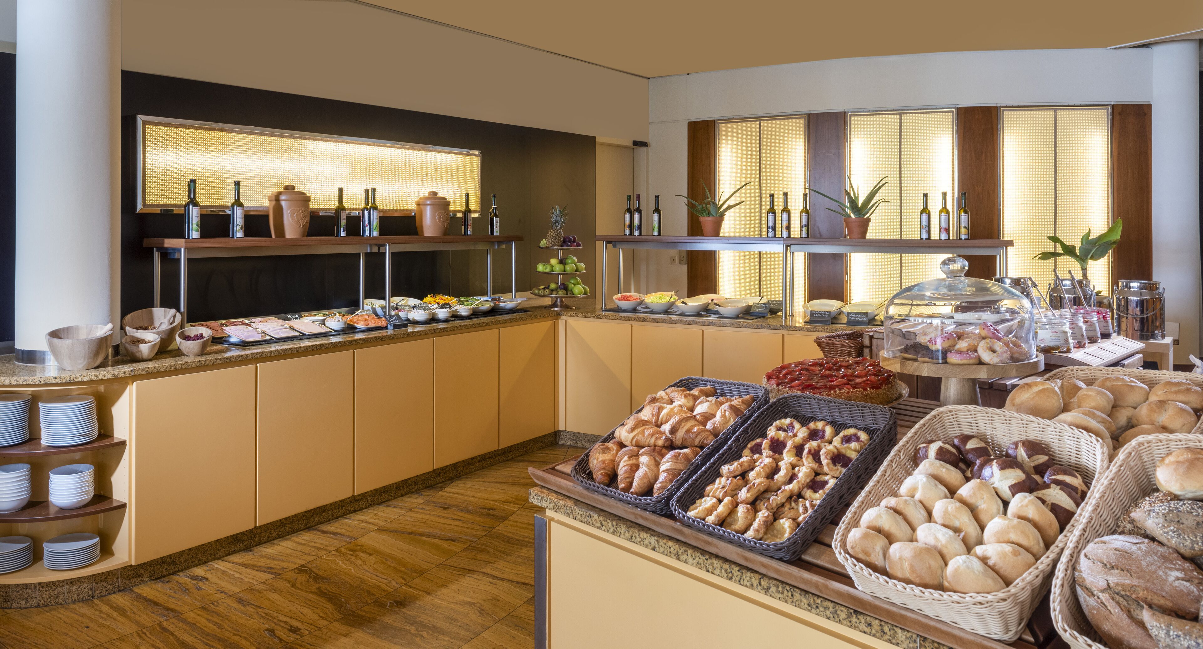 Daily buffet breakfast for a fee