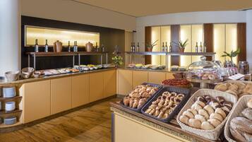 Daily buffet breakfast for a fee