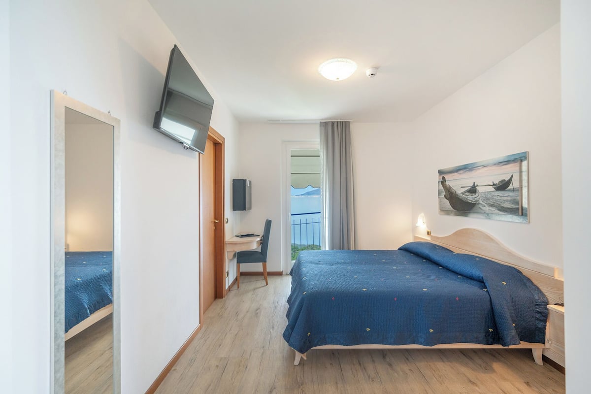 Panoramic Room | Egyptian cotton sheets, premium bedding, pillow-top beds, in-room safe