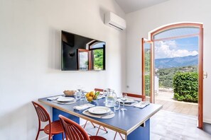 Dining - M3 - Magma by Feeling Italy (Sant'Agata sui Due Golfi)