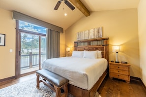 4 bedrooms, WiFi, bed sheets - Luxury Townhome in River Run Village w/ Mountain Views, Easy Access to Shops! (Keystone)