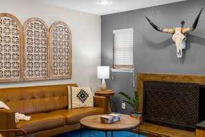 Smart TV, DVD player, books, offices