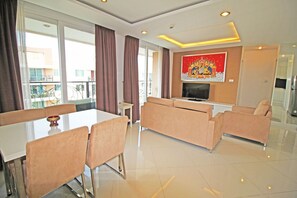 Living room - Paradise Park Jomtien by Pattaya Sunny Rentals (Pattaya)
