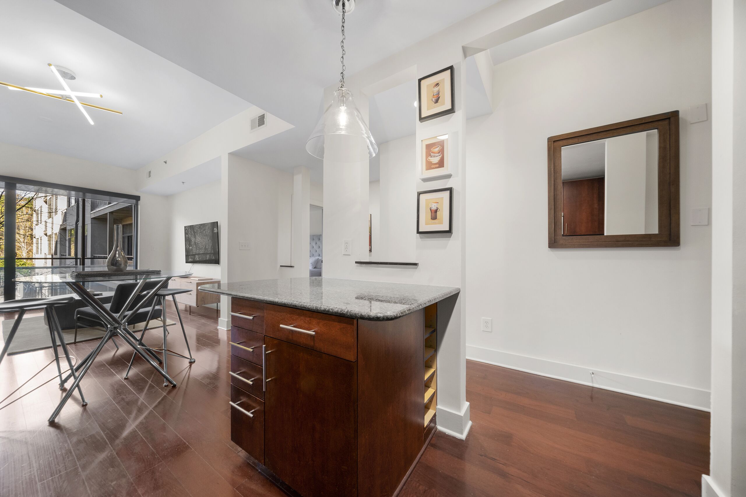 STYLISH❤️APT. IN BUCKHEAD+FAST WIFI+FREE PARKING