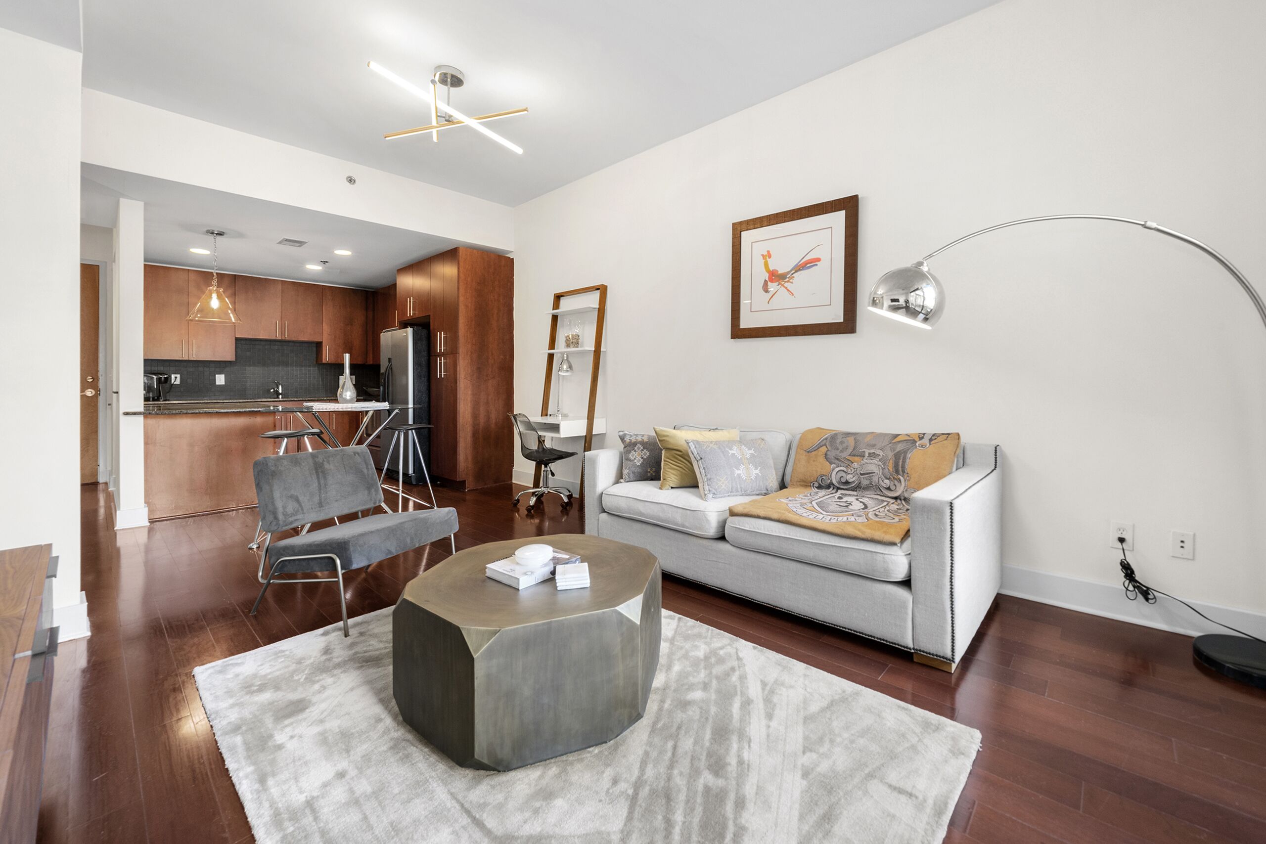 STYLISH❤️APT. IN BUCKHEAD+FAST WIFI+FREE PARKING